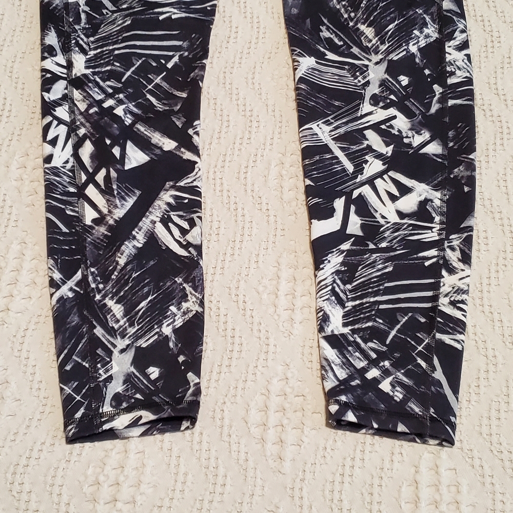 ✨️2/$20 EUC Old Navy Leggings - Picture 3 of 5